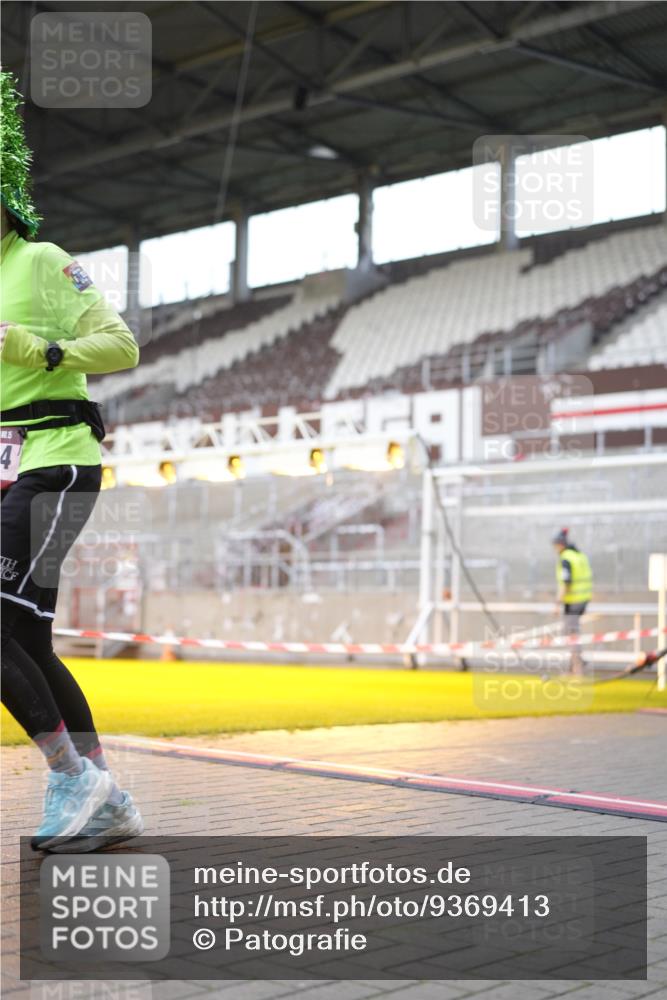 07.12.2025 - St. Pauli X-Mass-Run No. 15 Patografie http://msf.ph/oto/9369413 07.12.2025 11:24:48 Ziel 705, 1346, 1384, 1427, 1752, 2447, 2859, 2869, 3193, 3195, 3306, 3314, 4632 meine-sportfotos.de