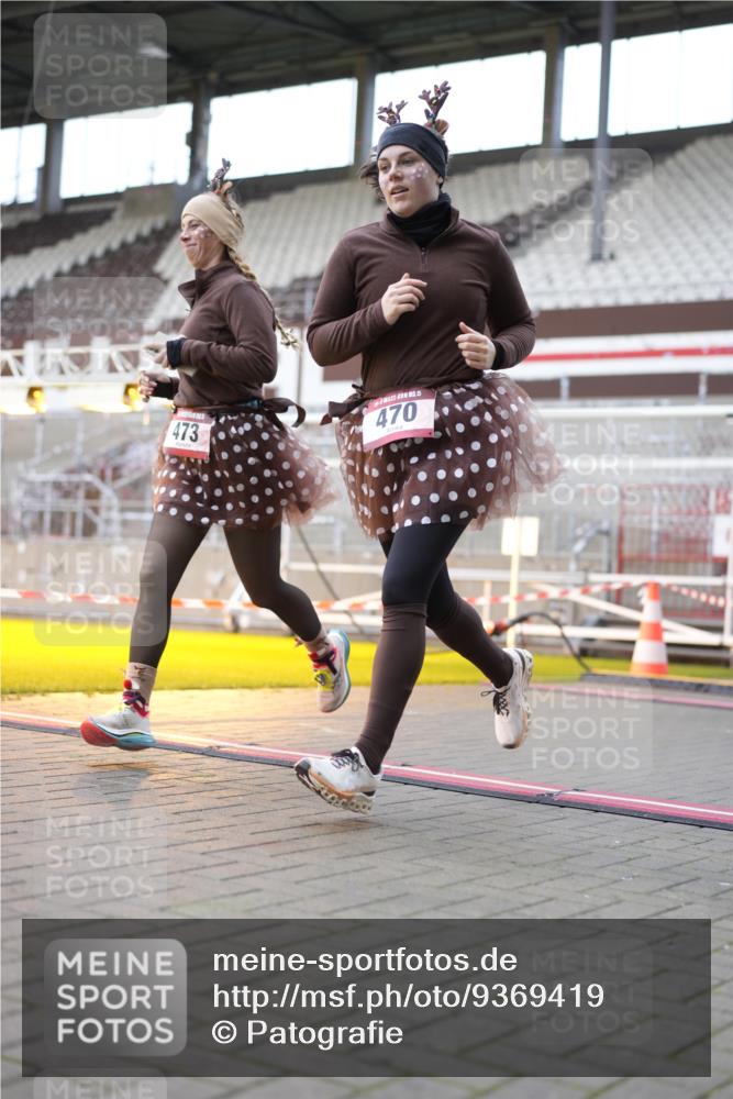 07.12.2025 - St. Pauli X-Mass-Run No. 15 Patografie http://msf.ph/oto/9369419 07.12.2025 11:24:55 Ziel 470, 473, 705, 1384, 1427, 1855, 1858, 2193, 2447, 2981, 2990, 3306, 3314, 4632 meine-sportfotos.de