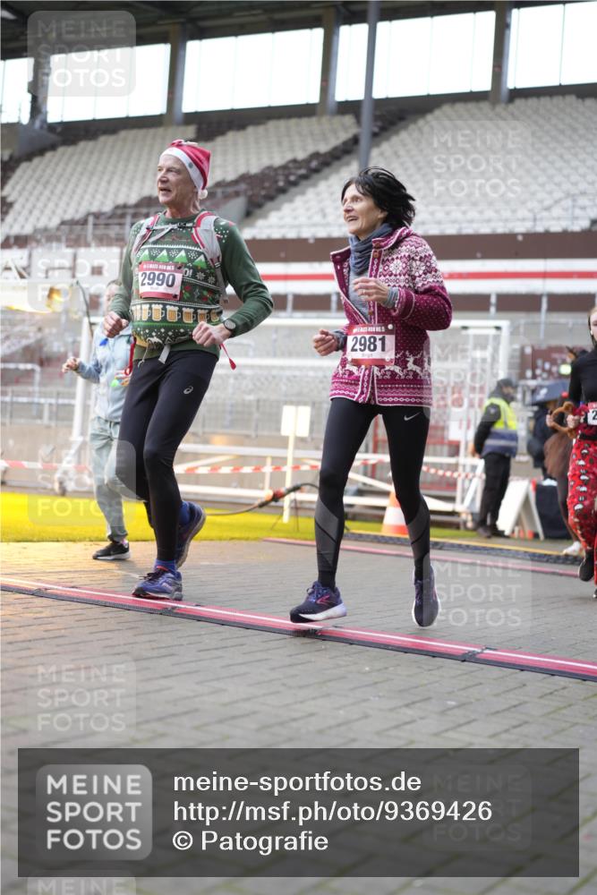 07.12.2025 - St. Pauli X-Mass-Run No. 15 Patografie http://msf.ph/oto/9369426 07.12.2025 11:24:59 Ziel 470, 473, 1527, 1544, 1855, 1858, 1961, 2151, 2193, 2447, 2981, 2990, 3314, 5003 meine-sportfotos.de