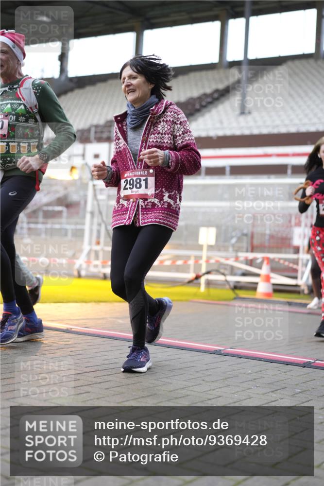 07.12.2025 - St. Pauli X-Mass-Run No. 15 Patografie http://msf.ph/oto/9369428 07.12.2025 11:25:00 Ziel 470, 473, 1527, 1544, 1855, 1858, 1961, 2151, 2193, 2981, 2990, 3126, 3314, 5003 meine-sportfotos.de
