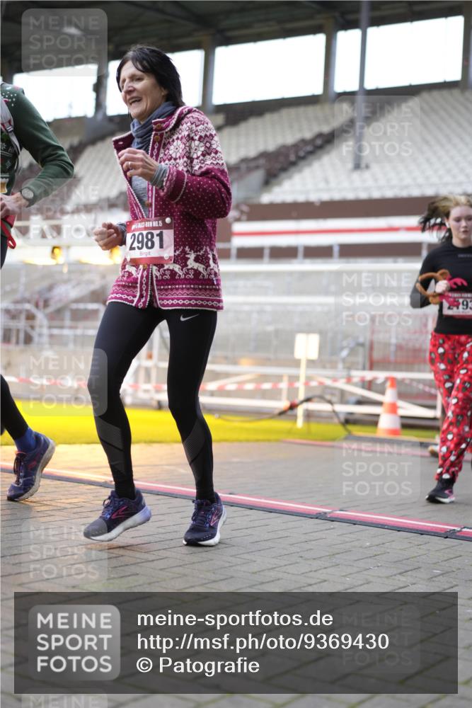 07.12.2025 - St. Pauli X-Mass-Run No. 15 Patografie http://msf.ph/oto/9369430 07.12.2025 11:25:00 Ziel 470, 473, 1527, 1544, 1855, 1858, 1961, 2151, 2193, 2981, 2990, 3126, 3314, 5003 meine-sportfotos.de
