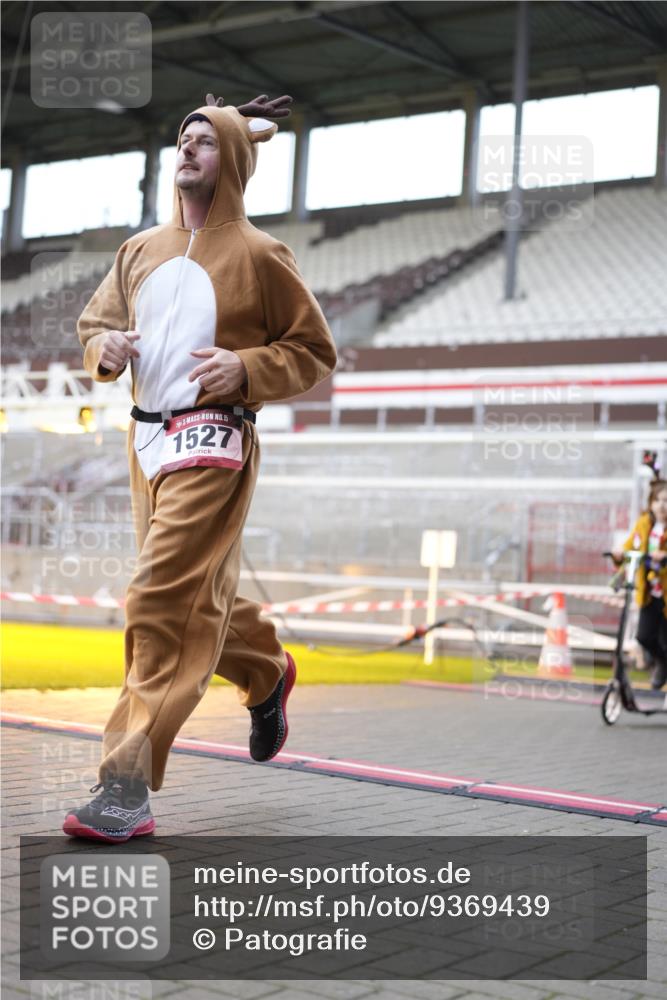 07.12.2025 - St. Pauli X-Mass-Run No. 15 Patografie http://msf.ph/oto/9369439 07.12.2025 11:25:02 Ziel 470, 473, 1527, 1544, 1855, 1858, 1961, 2151, 2193, 2981, 2990, 3126, 3314, 5003 meine-sportfotos.de