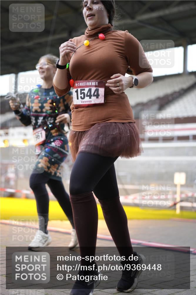 07.12.2025 - St. Pauli X-Mass-Run No. 15 Patografie http://msf.ph/oto/9369448 07.12.2025 11:25:05 Ziel 470, 473, 1527, 1544, 1855, 1858, 1961, 2151, 2193, 2244, 2981, 2990, 3126, 5003 meine-sportfotos.de