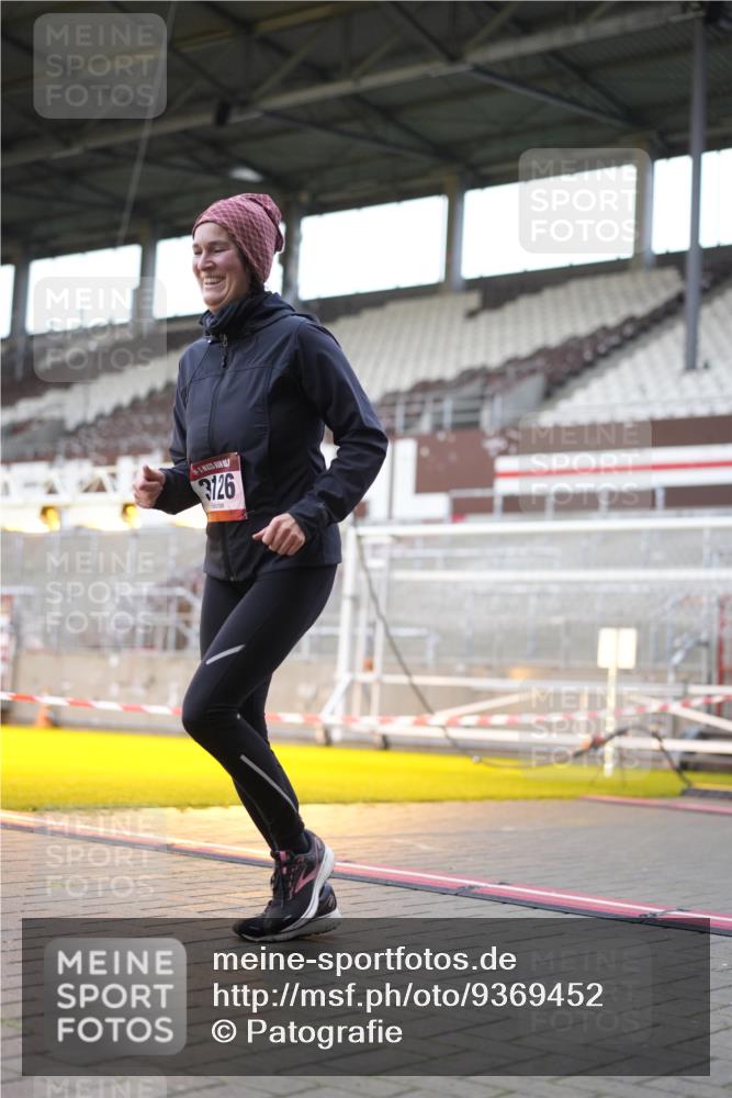 07.12.2025 - St. Pauli X-Mass-Run No. 15 Patografie http://msf.ph/oto/9369452 07.12.2025 11:25:06 Ziel 470, 473, 1527, 1544, 1855, 1858, 1961, 2151, 2193, 2244, 2981, 2990, 3126, 5003 meine-sportfotos.de