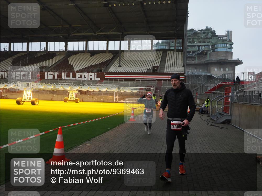 07.12.2025 - St. Pauli X-Mass-Run No. 15 Fabian Wolf http://msf.ph/oto/9369463 07.12.2025 09:58:48 Ziel 532, 655, 1003, 1115, 1528, 1542, 1782, 1785, 2392, 3308 meine-sportfotos.de