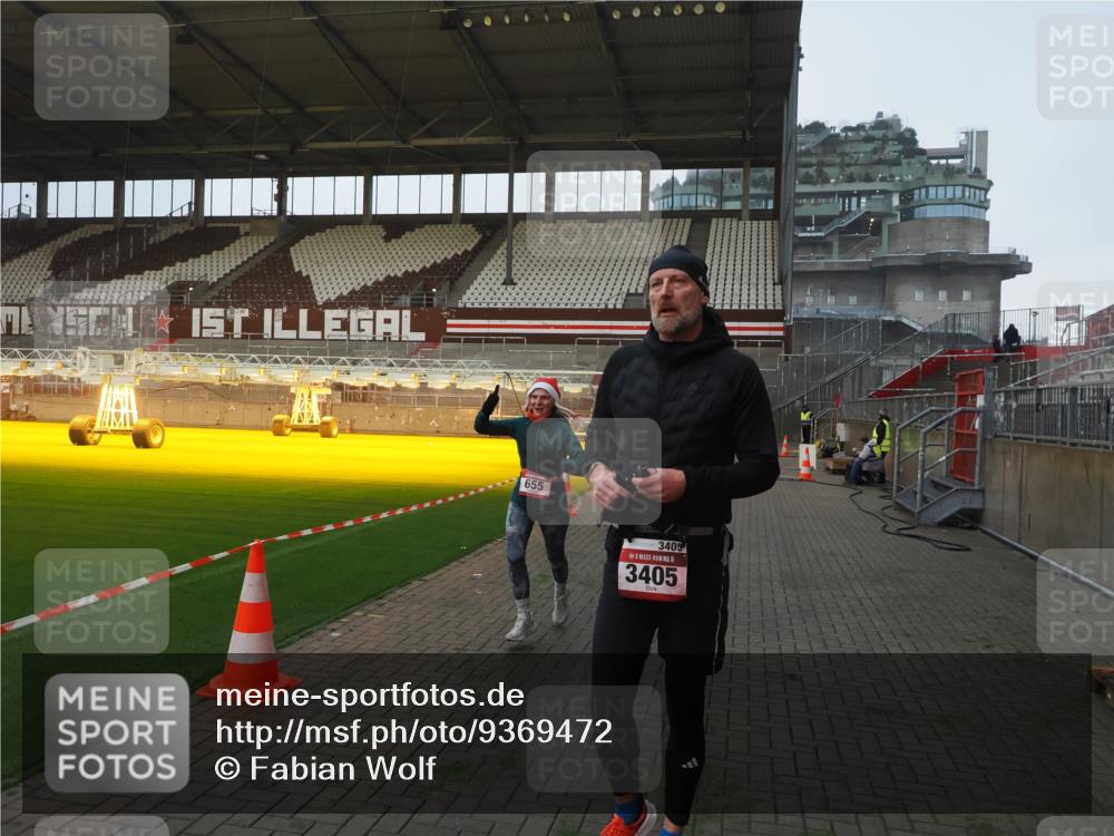 07.12.2025 - St. Pauli X-Mass-Run No. 15 Fabian Wolf http://msf.ph/oto/9369472 07.12.2025 09:58:49 Ziel 532, 655, 1003, 1115, 1528, 1542, 1782, 1785, 2392, 3308 meine-sportfotos.de