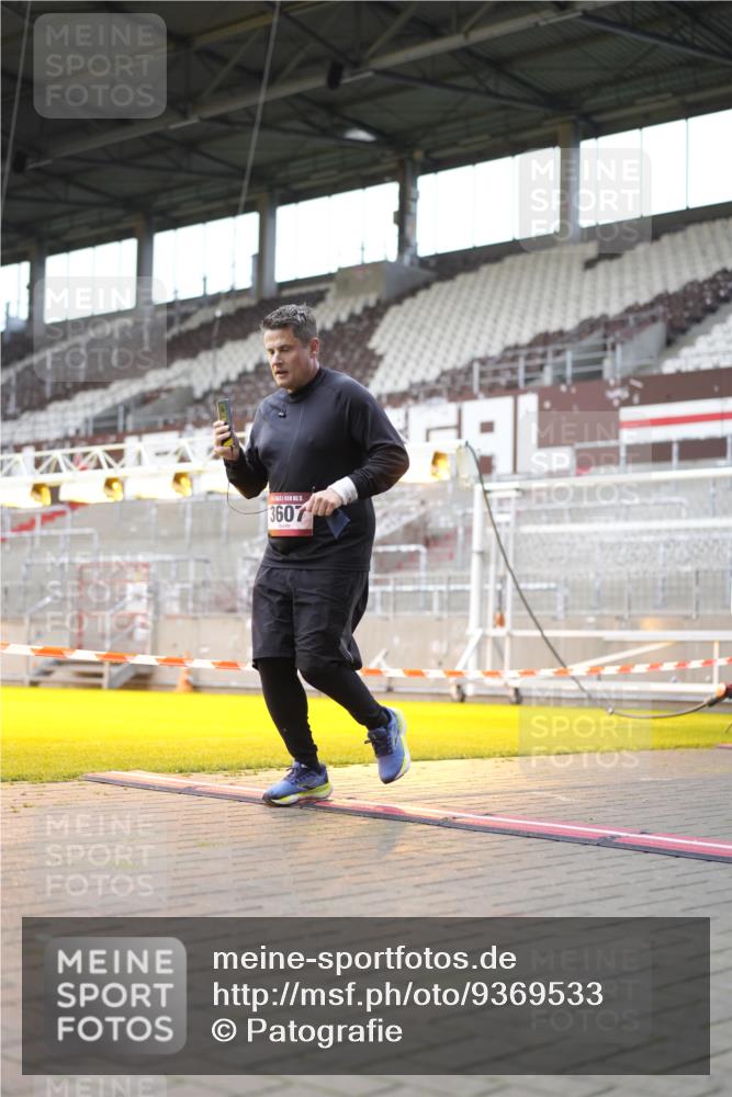 07.12.2025 - St. Pauli X-Mass-Run No. 15 Patografie http://msf.ph/oto/9369533 07.12.2025 11:26:07 Ziel 674, 678, 1079, 1344, 1345, 1356, 1673, 2059, 2063, 2066, 2088, 2145, 2161, 2166, 2198, 2255, 2265, 2786, 2795, 3068, 3070, 3094, 3257, 3258, 3260, 3261, 3607 meine-sportfotos.de