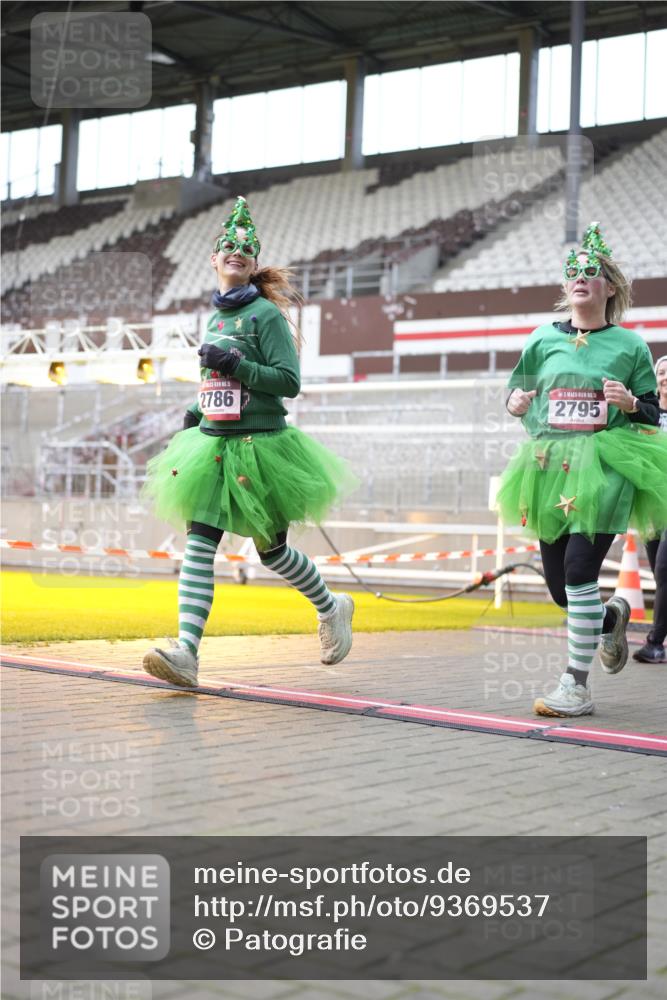 07.12.2025 - St. Pauli X-Mass-Run No. 15 Patografie http://msf.ph/oto/9369537 07.12.2025 11:26:08 Ziel 674, 678, 1344, 1345, 1356, 1501, 2059, 2063, 2066, 2069, 2074, 2088, 2124, 2145, 2161, 2166, 2198, 2255, 2260, 2265, 2637, 2786, 2795, 3068, 3070, 3094, 3257, 3258, 3260, 3261, 3607 meine-sportfotos.de