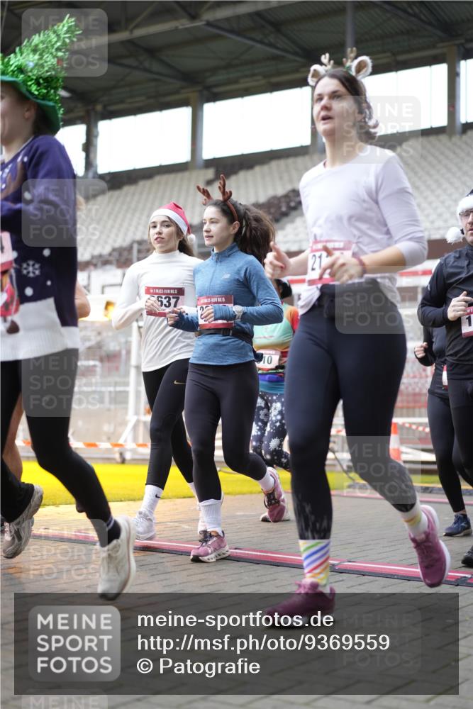 07.12.2025 - St. Pauli X-Mass-Run No. 15 Patografie http://msf.ph/oto/9369559 07.12.2025 11:26:14 Ziel 610, 624, 1345, 1498, 1501, 1632, 2059, 2063, 2066, 2069, 2074, 2088, 2124, 2257, 2260, 2637, 2786, 2795, 3094, 3217, 3257, 3258, 3260, 3261, 3607 meine-sportfotos.de