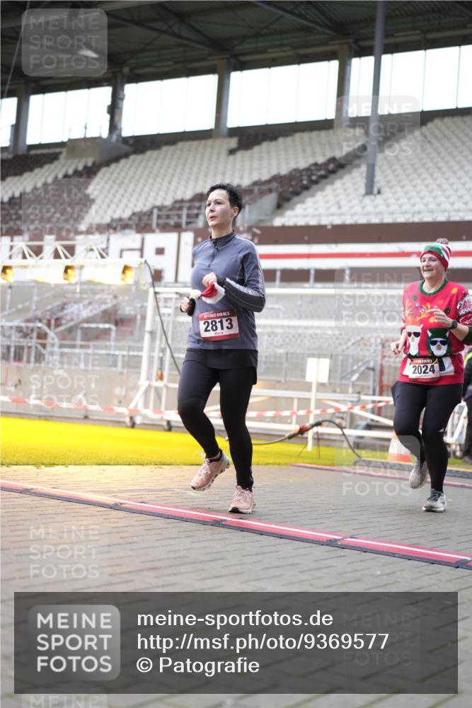 07.12.2025 - St. Pauli X-Mass-Run No. 15 Patografie http://msf.ph/oto/9369577 07.12.2025 11:26:32 Ziel 205, 209, 2024, 2026, 2234, 2236, 2237, 2240, 2748, 2749, 2813, 2942, 4884 meine-sportfotos.de