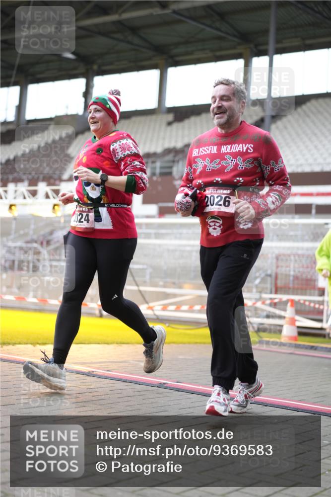 07.12.2025 - St. Pauli X-Mass-Run No. 15 Patografie http://msf.ph/oto/9369583 07.12.2025 11:26:33 Ziel 205, 209, 2024, 2026, 2234, 2236, 2237, 2240, 2748, 2749, 2813, 2942, 4884 meine-sportfotos.de