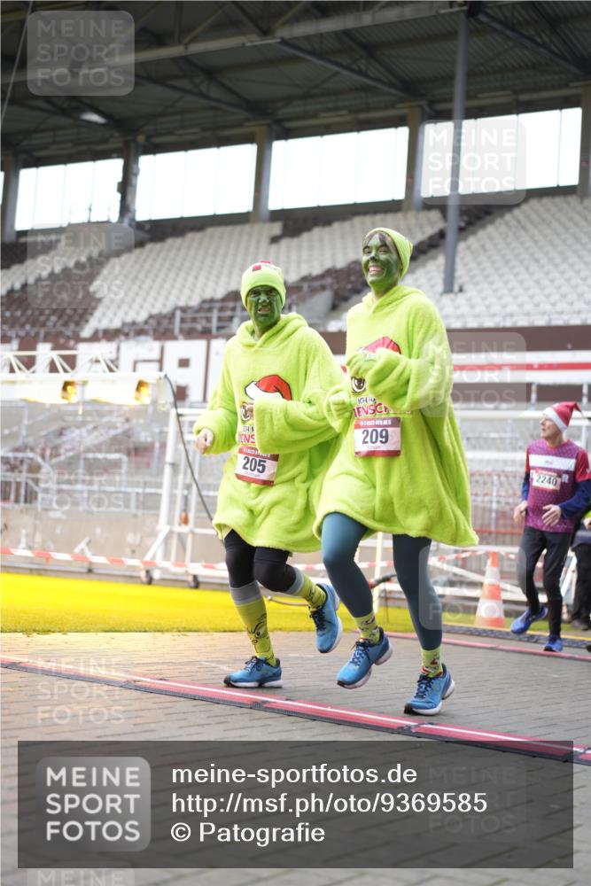 07.12.2025 - St. Pauli X-Mass-Run No. 15 Patografie http://msf.ph/oto/9369585 07.12.2025 11:26:34 Ziel 205, 209, 2024, 2026, 2234, 2236, 2237, 2240, 2748, 2749, 2813, 2942, 4884 meine-sportfotos.de