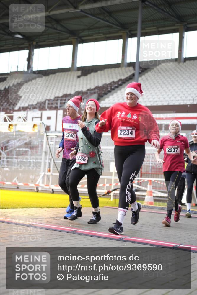07.12.2025 - St. Pauli X-Mass-Run No. 15 Patografie http://msf.ph/oto/9369590 07.12.2025 11:26:35 Ziel 205, 209, 2024, 2026, 2234, 2236, 2237, 2240, 2748, 2749, 2813, 2942, 4884 meine-sportfotos.de