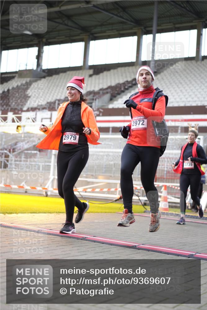 07.12.2025 - St. Pauli X-Mass-Run No. 15 Patografie http://msf.ph/oto/9369607 07.12.2025 11:26:45 Ziel 205, 209, 2024, 2026, 2175, 2176, 2234, 2236, 2237, 2240, 2789, 2790, 2813, 2942, 2972, 2979, 4884 meine-sportfotos.de