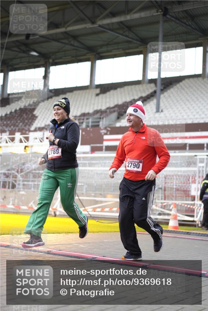 07.12.2025 - St. Pauli X-Mass-Run No. 15 Patografie http://msf.ph/oto/9369618 07.12.2025 11:26:49 Ziel 205, 209, 1080, 2072, 2175, 2176, 2234, 2236, 2237, 2240, 2789, 2790, 2942, 2972, 2979, 4884 meine-sportfotos.de