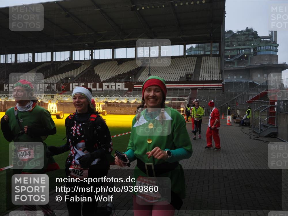 07.12.2025 - St. Pauli X-Mass-Run No. 15 Fabian Wolf http://msf.ph/oto/9369860 07.12.2025 10:00:10 Ziel 802, 1333, 1354, 1360, 1404, 2140, 2141, 4129 meine-sportfotos.de