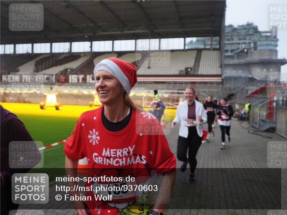 07.12.2025 - St. Pauli X-Mass-Run No. 15 Fabian Wolf http://msf.ph/oto/9370603 07.12.2025 10:03:45 Ziel 185, 213, 214, 358, 399, 940, 984, 1023, 1263, 1264, 1307, 1394, 1425, 1506, 1888, 2002, 2366, 2380, 3334, 3734, 4660, 4667, 4679, 4680 meine-sportfotos.de