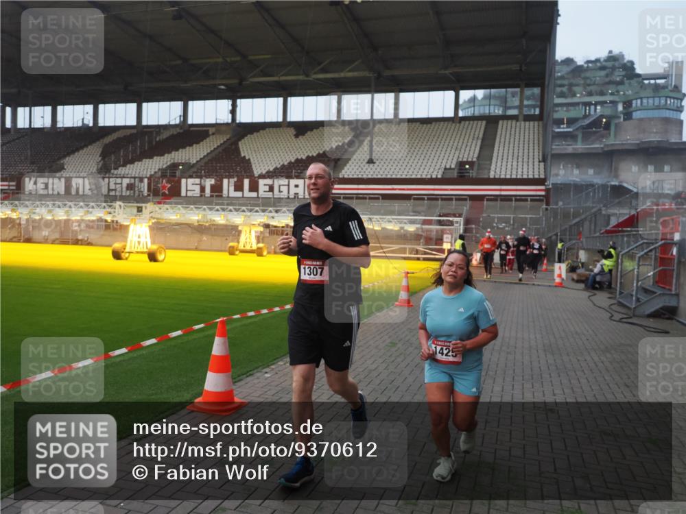07.12.2025 - St. Pauli X-Mass-Run No. 15 Fabian Wolf http://msf.ph/oto/9370612 07.12.2025 10:03:49 Ziel 185, 213, 214, 399, 940, 1023, 1263, 1264, 1307, 1394, 1425, 1506, 2002, 2366, 2380, 3334, 3337, 3519, 3734, 4151, 4660, 4667, 4679, 4680 meine-sportfotos.de