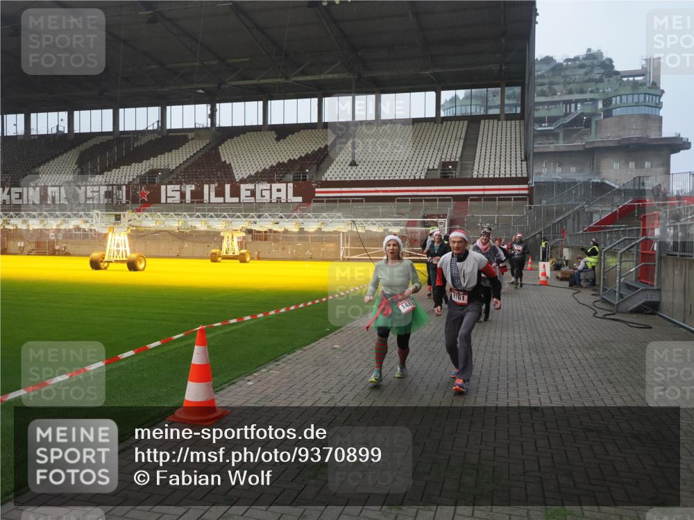 07.12.2025 - St. Pauli X-Mass-Run No. 15 Fabian Wolf http://msf.ph/oto/9370899 07.12.2025 10:05:21 Ziel 114, 543, 668, 950, 1121, 1316, 1374, 1481, 1661, 1761, 3186, 3307, 3386, 4036, 4556, 4558 meine-sportfotos.de