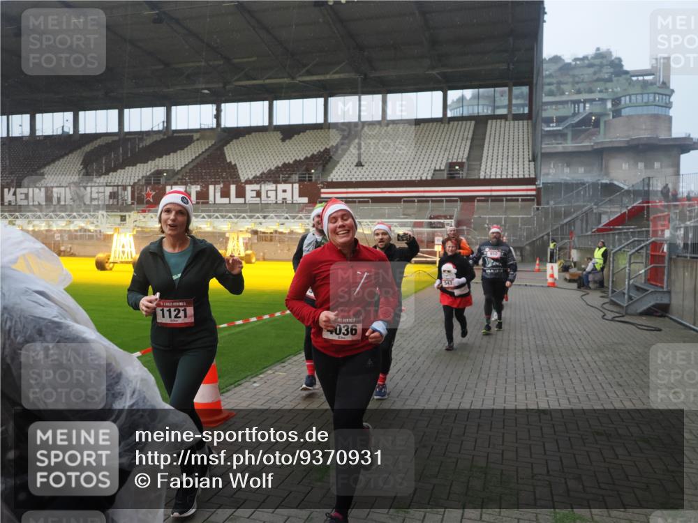 07.12.2025 - St. Pauli X-Mass-Run No. 15 Fabian Wolf http://msf.ph/oto/9370931 07.12.2025 10:05:24 Ziel 114, 543, 668, 950, 1121, 1316, 1374, 1481, 1661, 1761, 3186, 3386, 4036, 4556, 4558 meine-sportfotos.de