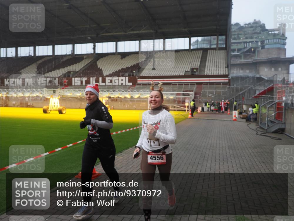 07.12.2025 - St. Pauli X-Mass-Run No. 15 Fabian Wolf http://msf.ph/oto/9370972 07.12.2025 10:05:28 Ziel 114, 543, 668, 950, 1121, 1316, 1374, 1481, 1661, 1761, 3186, 3386, 4036, 4556, 4558 meine-sportfotos.de