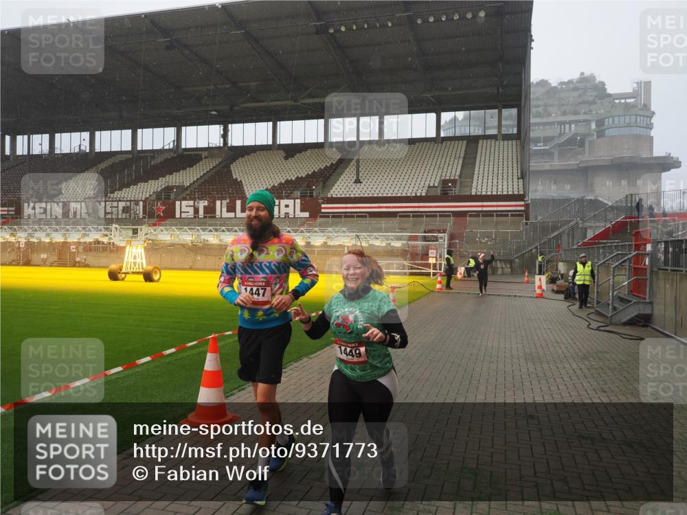 07.12.2025 - St. Pauli X-Mass-Run No. 15 Fabian Wolf http://msf.ph/oto/9371773 07.12.2025 10:07:42 Ziel 1447, 1449, 1543, 1905, 3003 meine-sportfotos.de