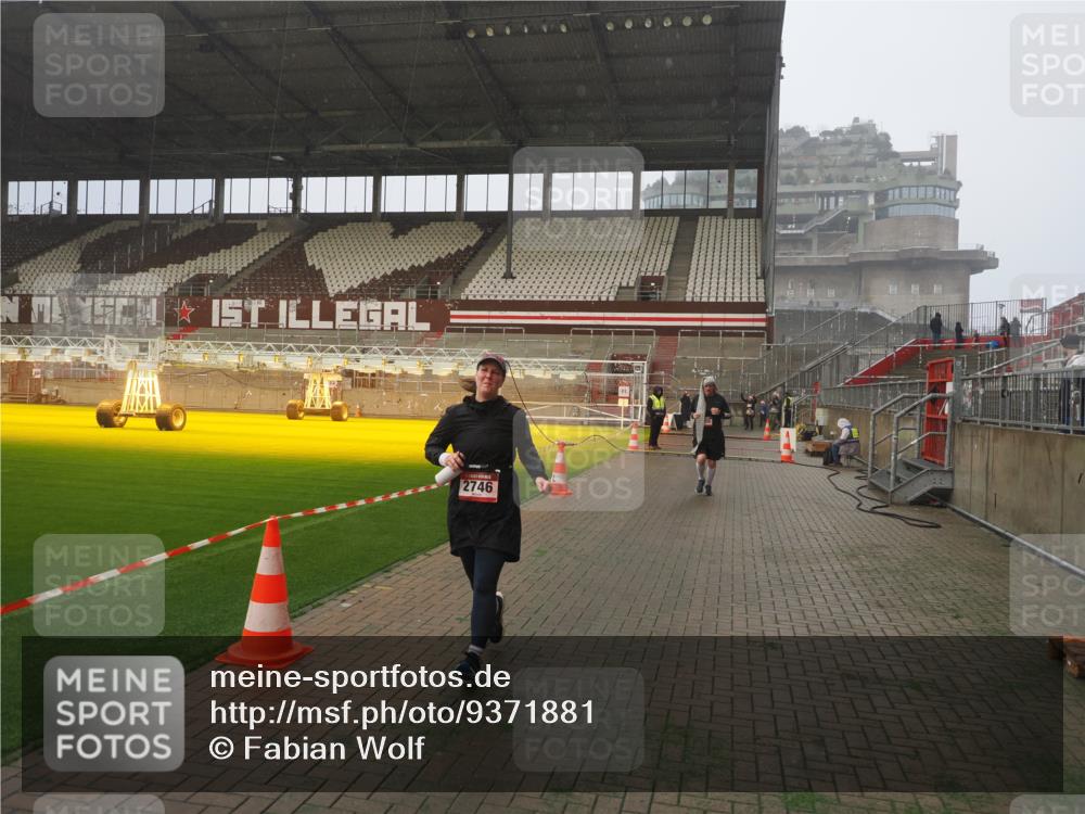 07.12.2025 - St. Pauli X-Mass-Run No. 15 Fabian Wolf http://msf.ph/oto/9371881 07.12.2025 10:08:24 Ziel 2650, 2746 meine-sportfotos.de
