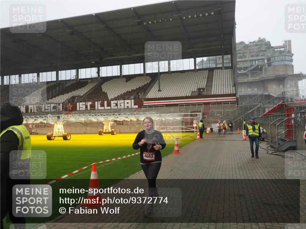 07.12.2025 - St. Pauli X-Mass-Run No. 15 Fabian Wolf http://msf.ph/oto/9372774 07.12.2025 10:11:32 Ziel 2909, 3085, 3354, 4499, 4525, 4659, 4661, 4662 meine-sportfotos.de