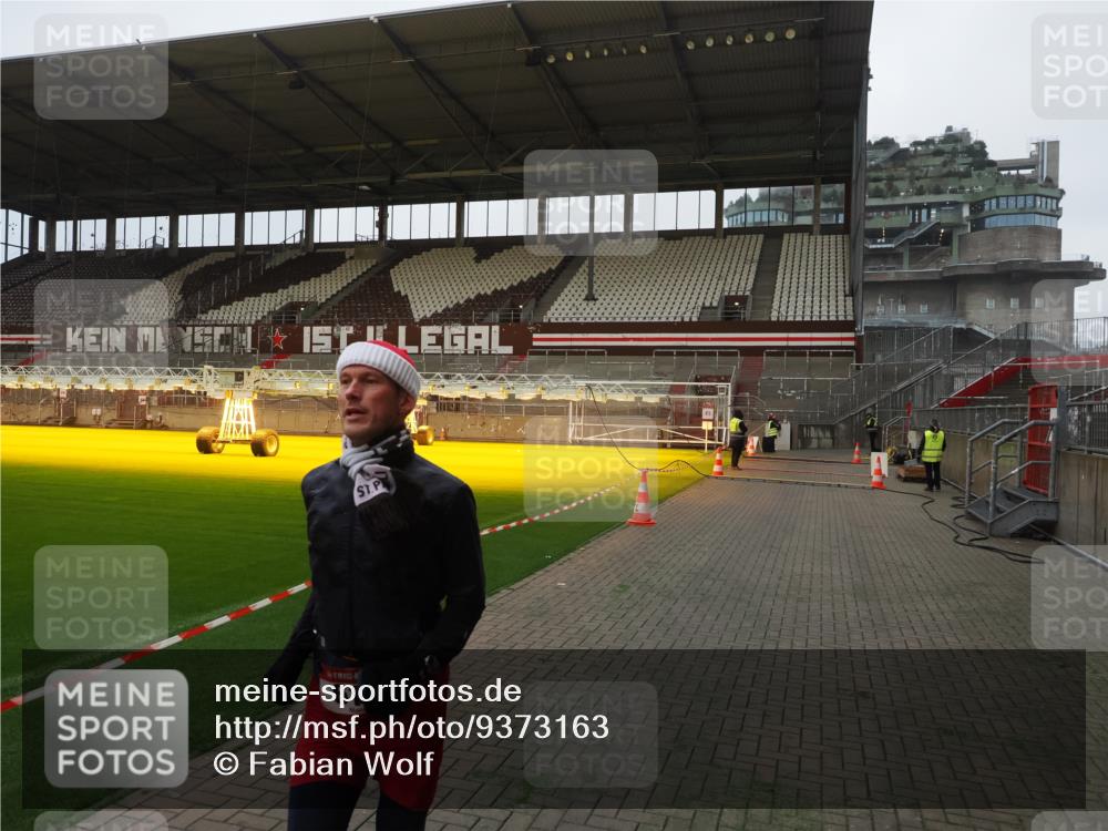 07.12.2025 - St. Pauli X-Mass-Run No. 15 Fabian Wolf http://msf.ph/oto/9373163 07.12.2025 09:51:03 Ziel 615, 2224 meine-sportfotos.de