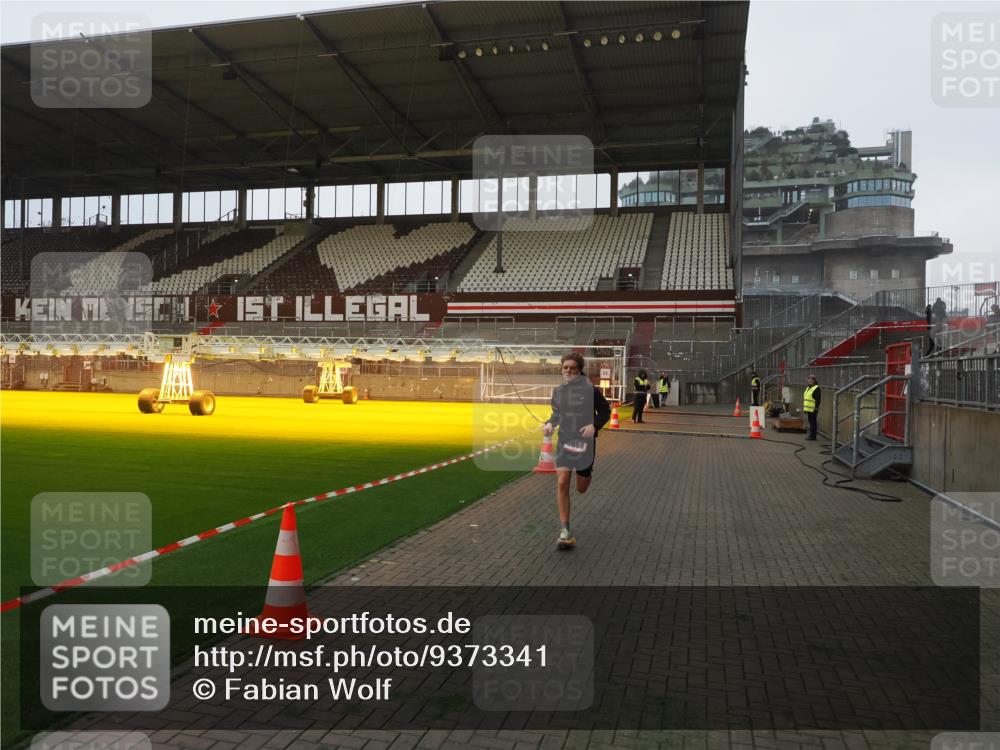 07.12.2025 - St. Pauli X-Mass-Run No. 15 Fabian Wolf http://msf.ph/oto/9373341 07.12.2025 09:53:18 Ziel 518, 3684 meine-sportfotos.de