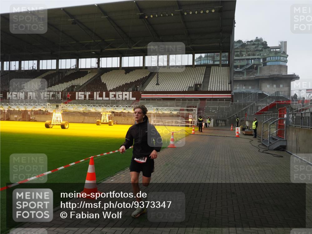 07.12.2025 - St. Pauli X-Mass-Run No. 15 Fabian Wolf http://msf.ph/oto/9373347 07.12.2025 09:53:18 Ziel 518, 3684 meine-sportfotos.de