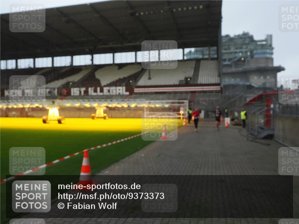 07.12.2025 - St. Pauli X-Mass-Run No. 15 Fabian Wolf http://msf.ph/oto/9373373 07.12.2025 09:53:44 Ziel 96, 115, 4050, 4061, 4062 meine-sportfotos.de
