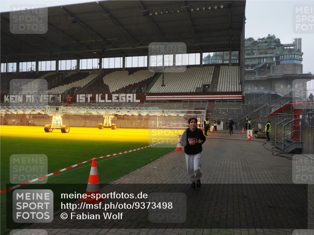 07.12.2025 - St. Pauli X-Mass-Run No. 15 Fabian Wolf http://msf.ph/oto/9373498 07.12.2025 09:55:02 Ziel 1649, 4088 meine-sportfotos.de