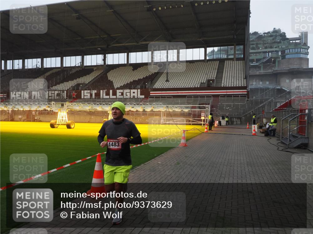 07.12.2025 - St. Pauli X-Mass-Run No. 15 Fabian Wolf http://msf.ph/oto/9373629 07.12.2025 09:56:15 Ziel 1483, 1530 meine-sportfotos.de