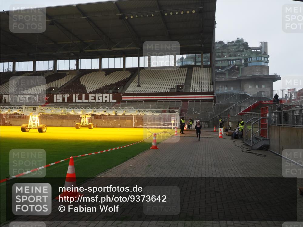 07.12.2025 - St. Pauli X-Mass-Run No. 15 Fabian Wolf http://msf.ph/oto/9373642 07.12.2025 09:56:27 Ziel 1483, 3255 meine-sportfotos.de