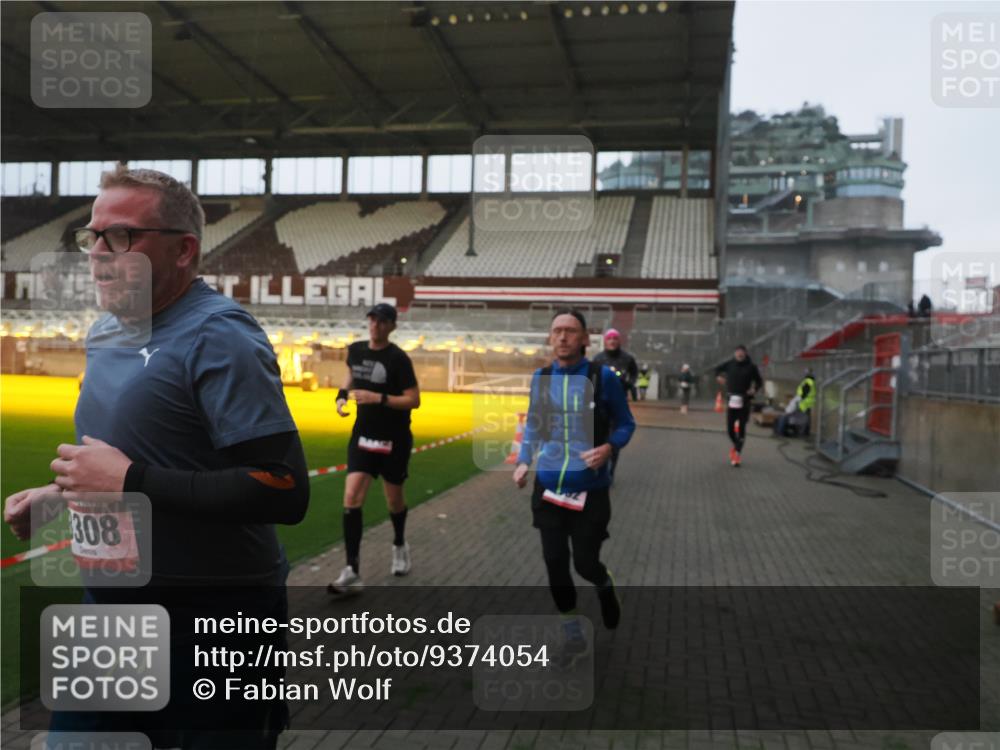 07.12.2025 - St. Pauli X-Mass-Run No. 15 Fabian Wolf http://msf.ph/oto/9374054 07.12.2025 09:58:42 Ziel 483, 532, 1003, 1115, 1528, 1542, 1603, 1782, 1785, 2392, 3308, 4031 meine-sportfotos.de