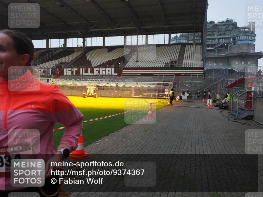 07.12.2025 - St. Pauli X-Mass-Run No. 15 Fabian Wolf http://msf.ph/oto/9374367 07.12.2025 09:59:53 Ziel 910, 911, 934, 1112, 2186, 2729, 2964 meine-sportfotos.de