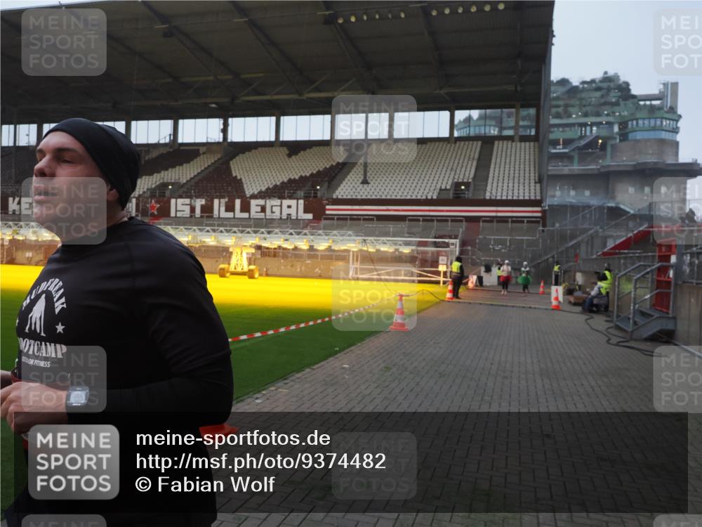 07.12.2025 - St. Pauli X-Mass-Run No. 15 Fabian Wolf http://msf.ph/oto/9374482 07.12.2025 10:00:25 Ziel 3336, 4129 meine-sportfotos.de