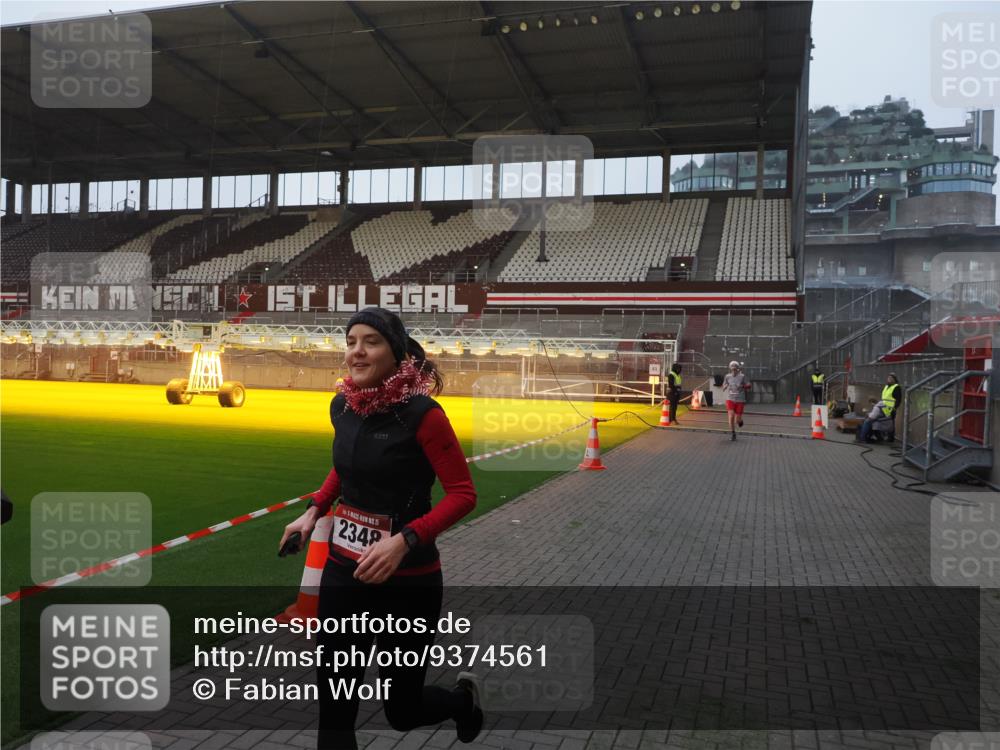 07.12.2025 - St. Pauli X-Mass-Run No. 15 Fabian Wolf http://msf.ph/oto/9374561 07.12.2025 10:00:40 Ziel 855, 1418, 1976, 2348, 3084 meine-sportfotos.de