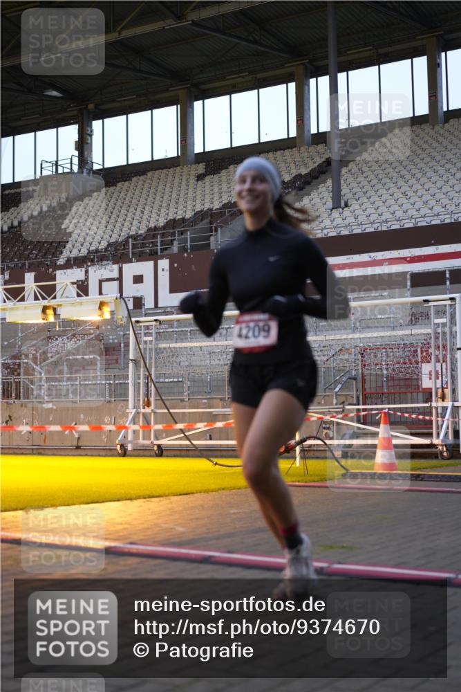 07.12.2025 - St. Pauli X-Mass-Run No. 15 Patografie http://msf.ph/oto/9374670 07.12.2025 09:56:40 Ziel 198, 662, 1116, 1165, 3255, 4208, 4209 meine-sportfotos.de