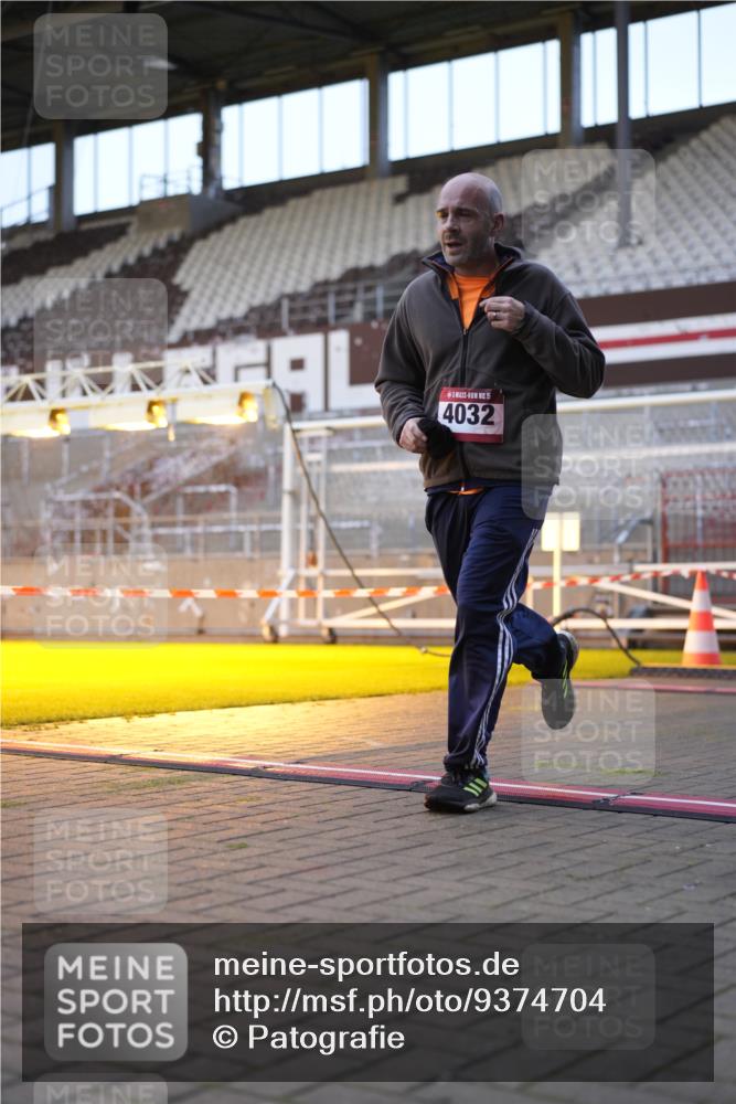 07.12.2025 - St. Pauli X-Mass-Run No. 15 Patografie http://msf.ph/oto/9374704 07.12.2025 09:57:09 Ziel 3320, 4032 meine-sportfotos.de