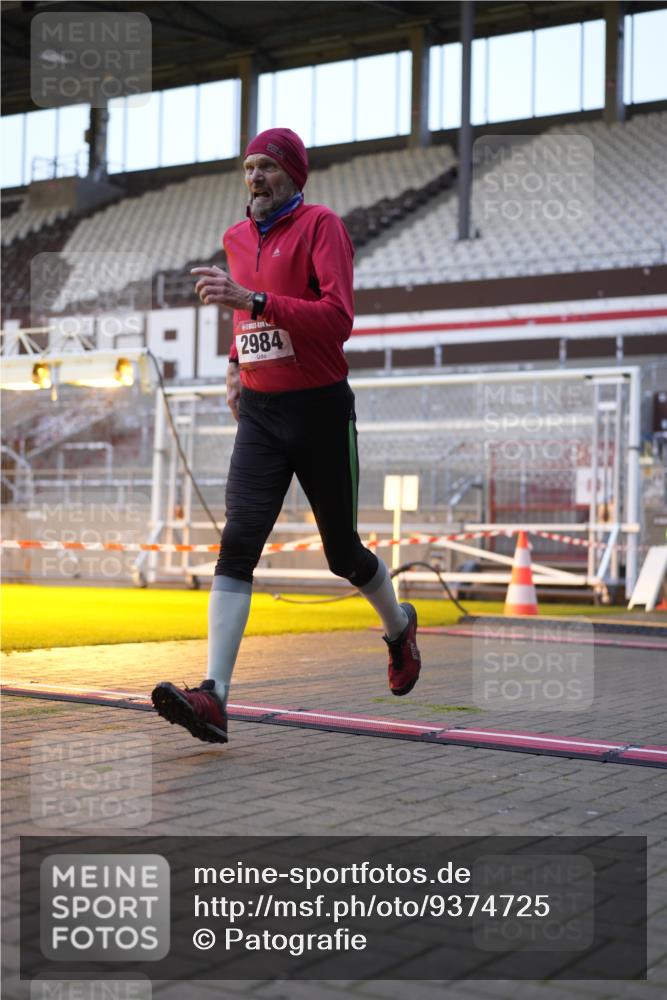 07.12.2025 - St. Pauli X-Mass-Run No. 15 Patografie http://msf.ph/oto/9374725 07.12.2025 09:57:38 Ziel 1292, 1293, 1377, 1395, 2678, 2984, 4030 meine-sportfotos.de