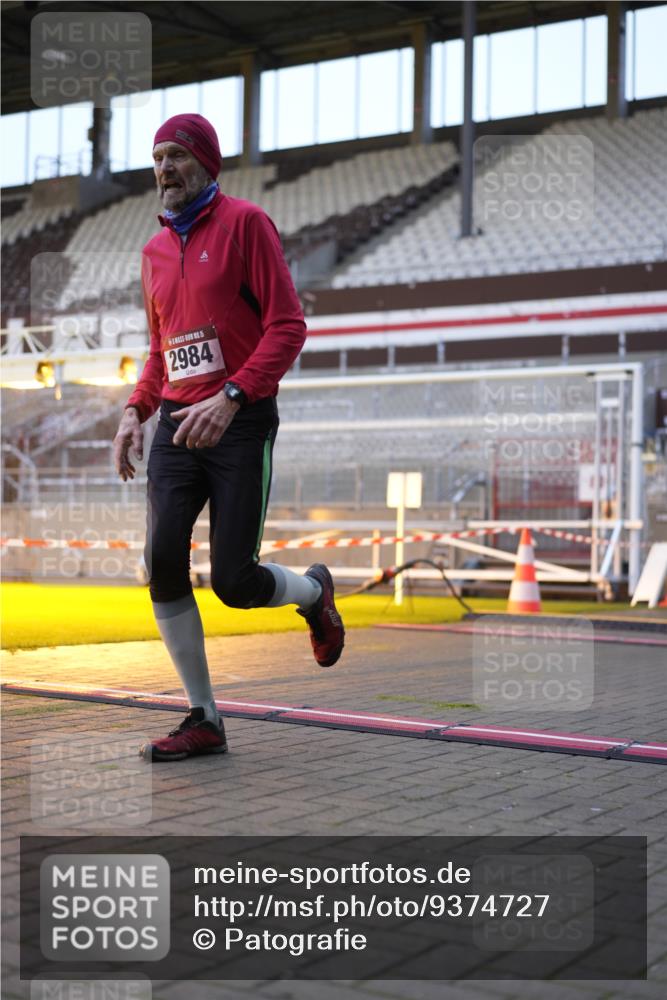 07.12.2025 - St. Pauli X-Mass-Run No. 15 Patografie http://msf.ph/oto/9374727 07.12.2025 09:57:38 Ziel 1292, 1293, 1377, 1395, 2678, 2984, 4030 meine-sportfotos.de