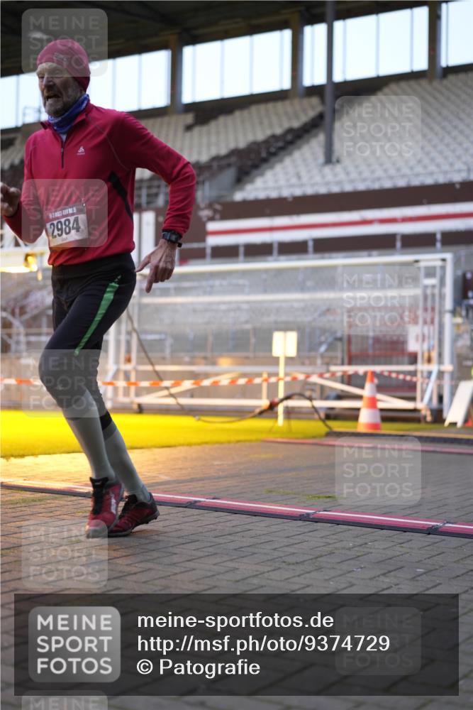 07.12.2025 - St. Pauli X-Mass-Run No. 15 Patografie http://msf.ph/oto/9374729 07.12.2025 09:57:38 Ziel 1292, 1293, 1377, 1395, 2678, 2984, 4030 meine-sportfotos.de