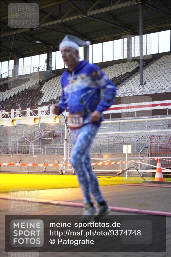 07.12.2025 - St. Pauli X-Mass-Run No. 15 Patografie http://msf.ph/oto/9374748 07.12.2025 09:58:13 Ziel 238, 261, 1633, 1774, 2205, 3405, 3515 meine-sportfotos.de