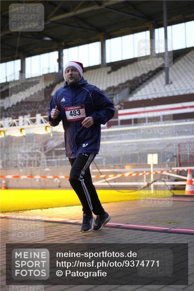 07.12.2025 - St. Pauli X-Mass-Run No. 15 Patografie http://msf.ph/oto/9374771 07.12.2025 09:58:25 Ziel 238, 261, 483, 532, 1173, 1603, 1633, 1774, 2205, 3515, 4031, 4206 meine-sportfotos.de