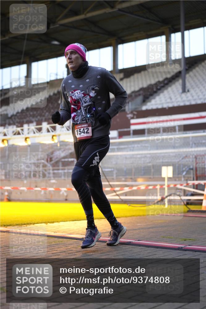 07.12.2025 - St. Pauli X-Mass-Run No. 15 Patografie http://msf.ph/oto/9374808 07.12.2025 09:58:38 Ziel 483, 532, 655, 1003, 1115, 1528, 1542, 1603, 1782, 1785, 2392, 3308 meine-sportfotos.de