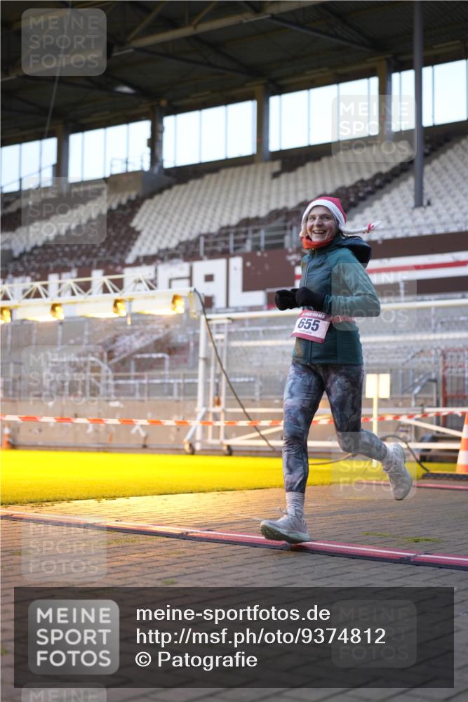 07.12.2025 - St. Pauli X-Mass-Run No. 15 Patografie http://msf.ph/oto/9374812 07.12.2025 09:58:43 Ziel 532, 655, 1003, 1115, 1528, 1542, 1782, 1785, 2392, 3308 meine-sportfotos.de