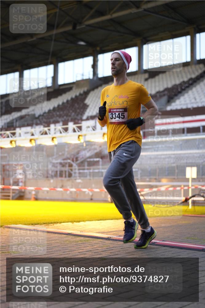 07.12.2025 - St. Pauli X-Mass-Run No. 15 Patografie http://msf.ph/oto/9374827 07.12.2025 09:58:59 Ziel 2529, 3147, 3345 meine-sportfotos.de
