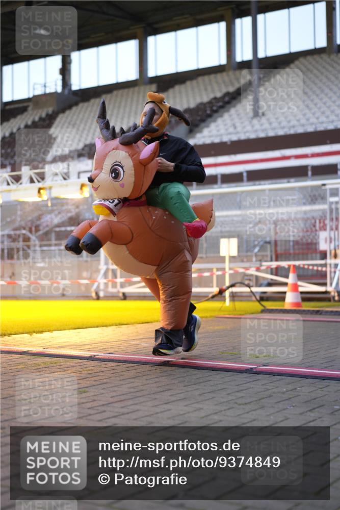 07.12.2025 - St. Pauli X-Mass-Run No. 15 Patografie http://msf.ph/oto/9374849 07.12.2025 09:59:14 Ziel 939, 1120, 2207, 2529, 2657, 3345 meine-sportfotos.de